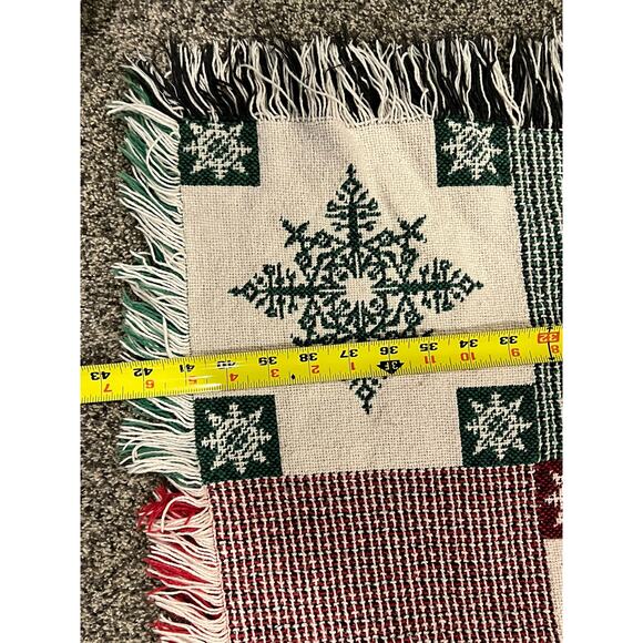 Snowflake tapestry blanket, christmas colors, woven fringe, red green, 42 x 64 - Picture 3 of 6